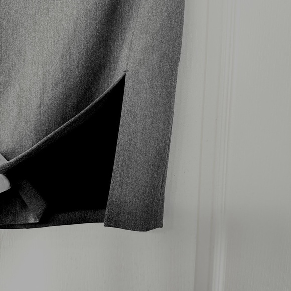 Express Pencil Skirt with Side Slit size 2 - Picture 3 of 6